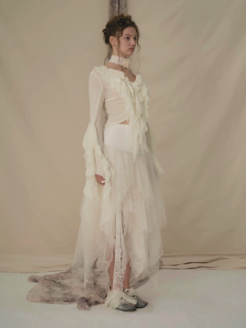 elywood_white_blouse_lace_skirt2