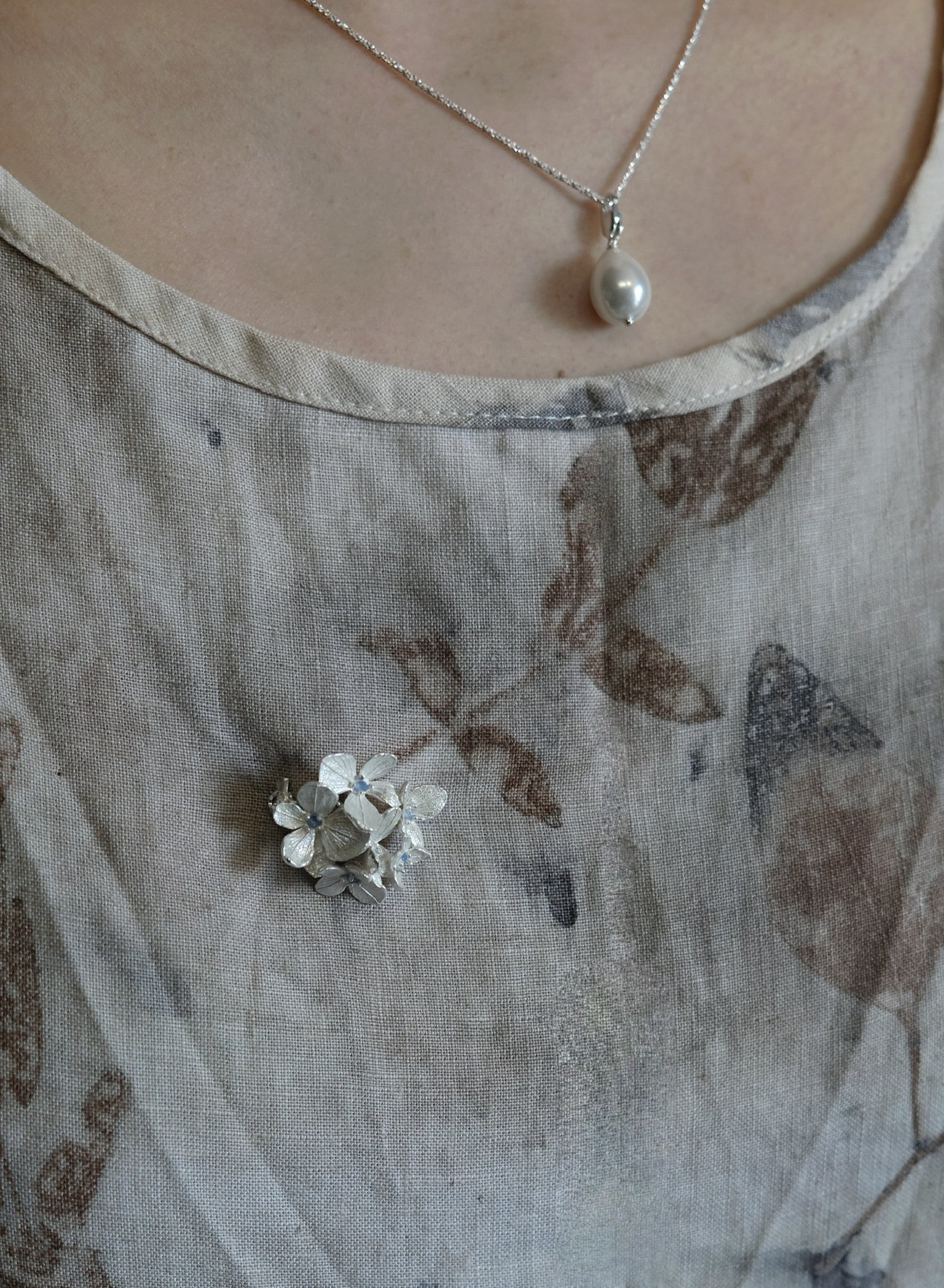 FireFlies Silver Flower Pearl Necklace and Brooch