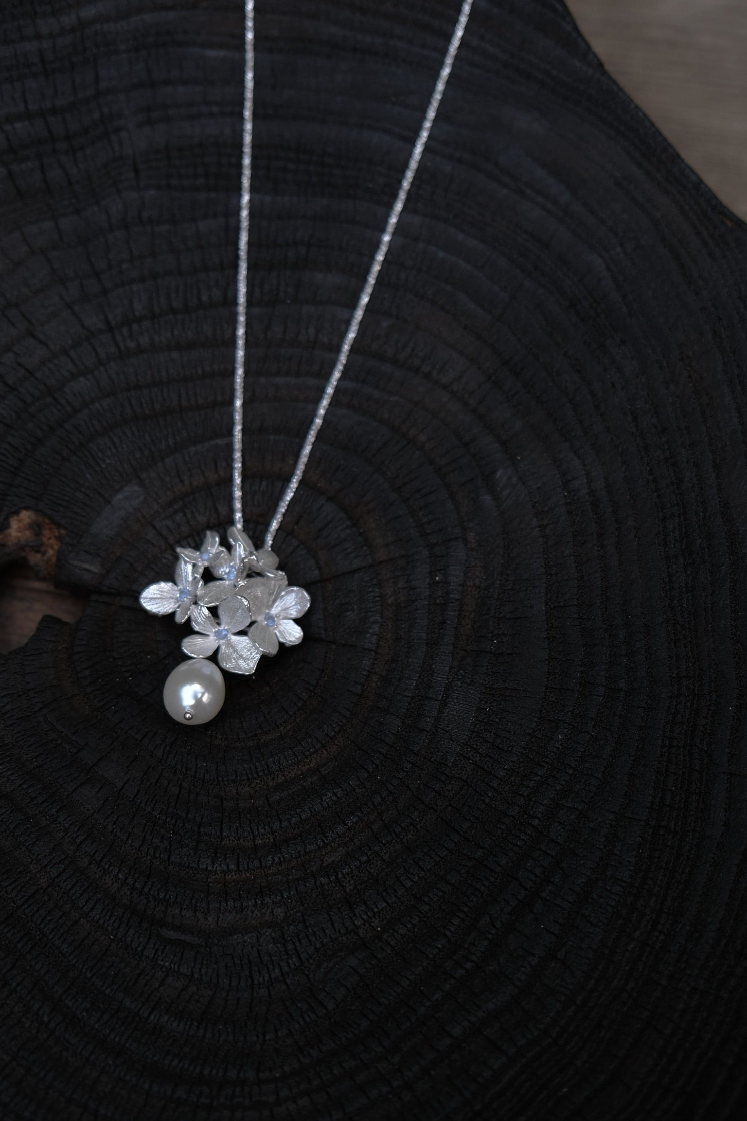 FireFlies Silver Flower Pearl Necklace